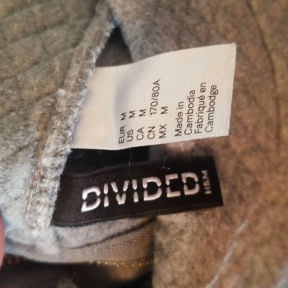 10/$10    H&M Grey Skirt M Divided - Picture 3 of 7